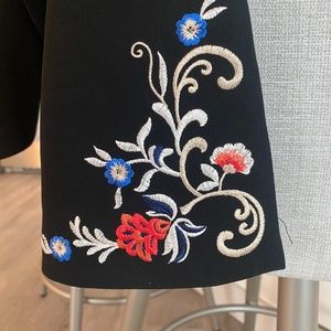 Tahari Arthur S Levine black blazer Floral embroidered bell sleeves Size 0P